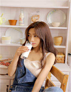 亞洲AV女優無碼人妻濑亚美莉